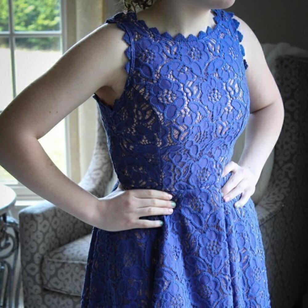 City studio dress size 3 blue lace tan lining dress